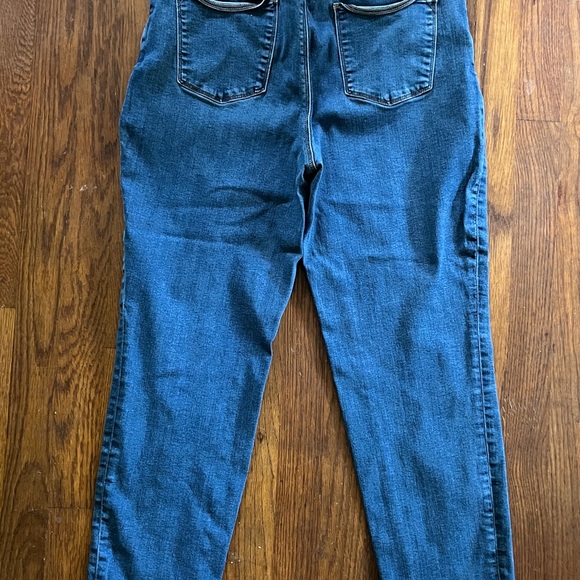 Chicos Perfect Stretch Girlfriend Slim Leg Ankle Blue Jeans with Classic Style - Picture 2 of 4